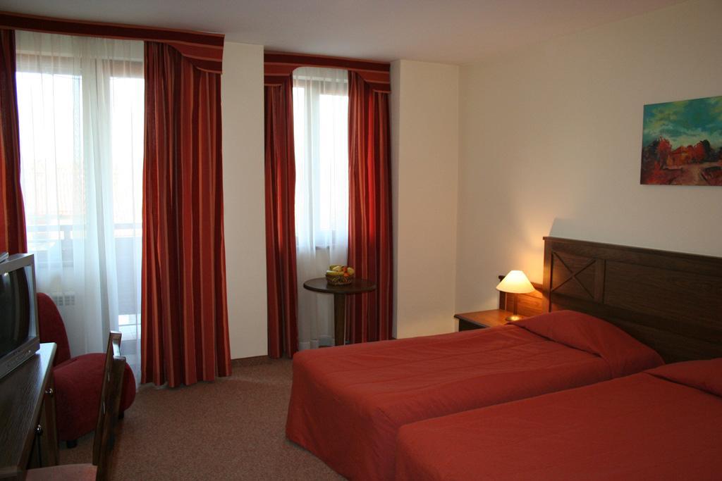 Hotel Evelina Palace 4*